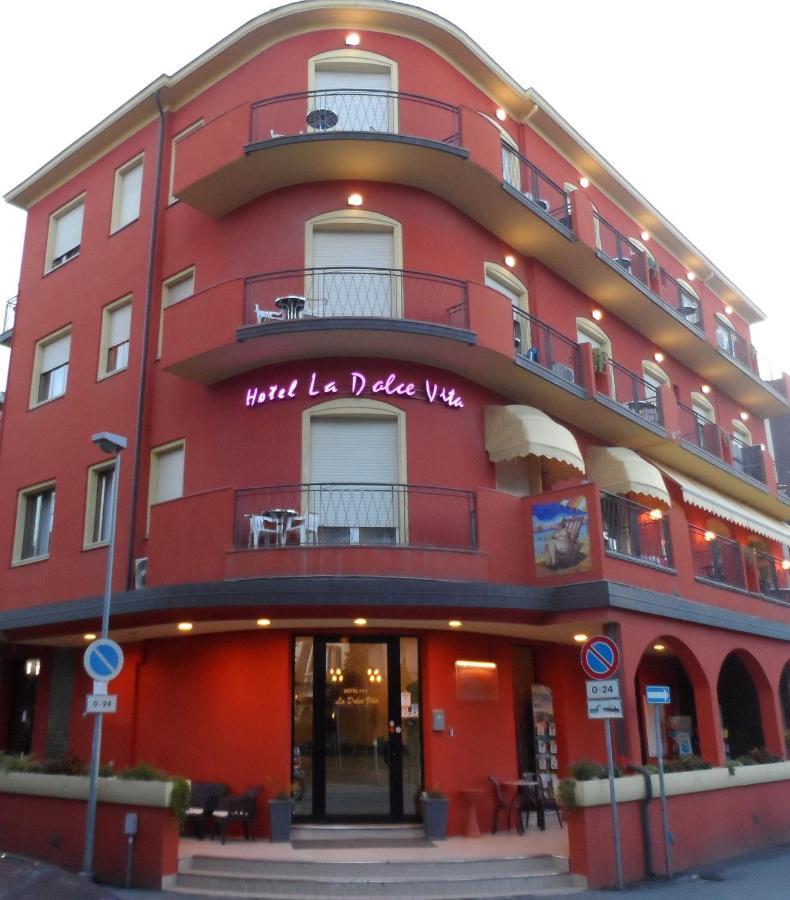 La Dolce Vita Rímini Exterior foto
