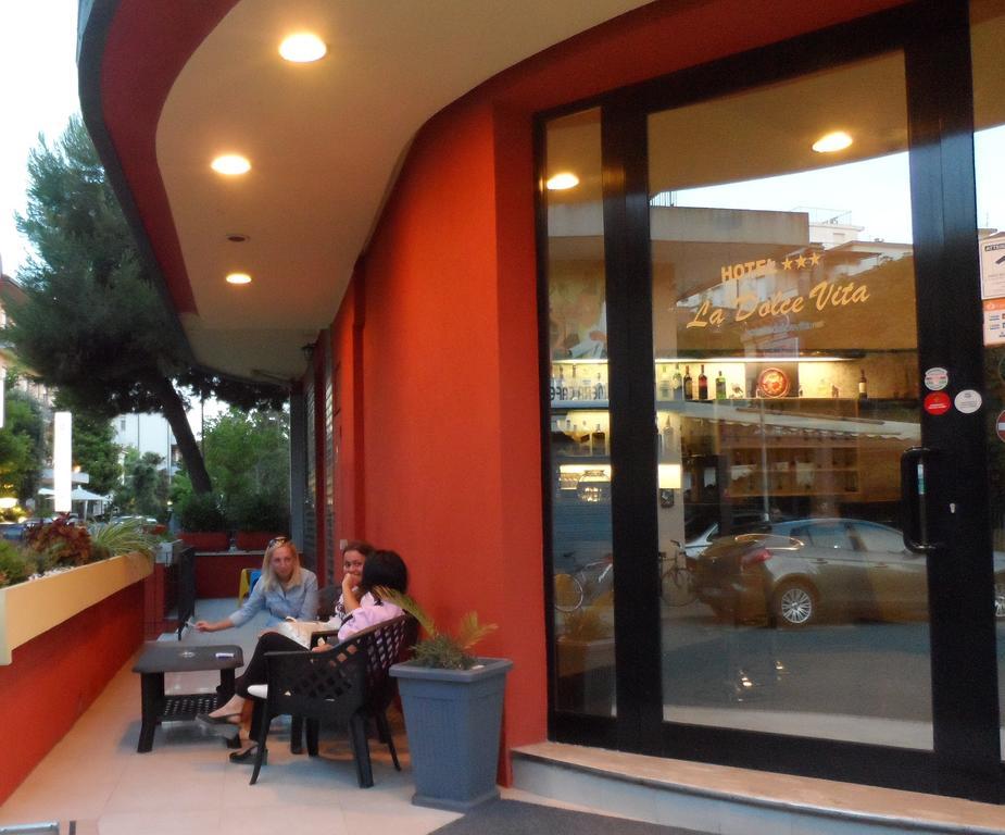 La Dolce Vita Rímini Exterior foto