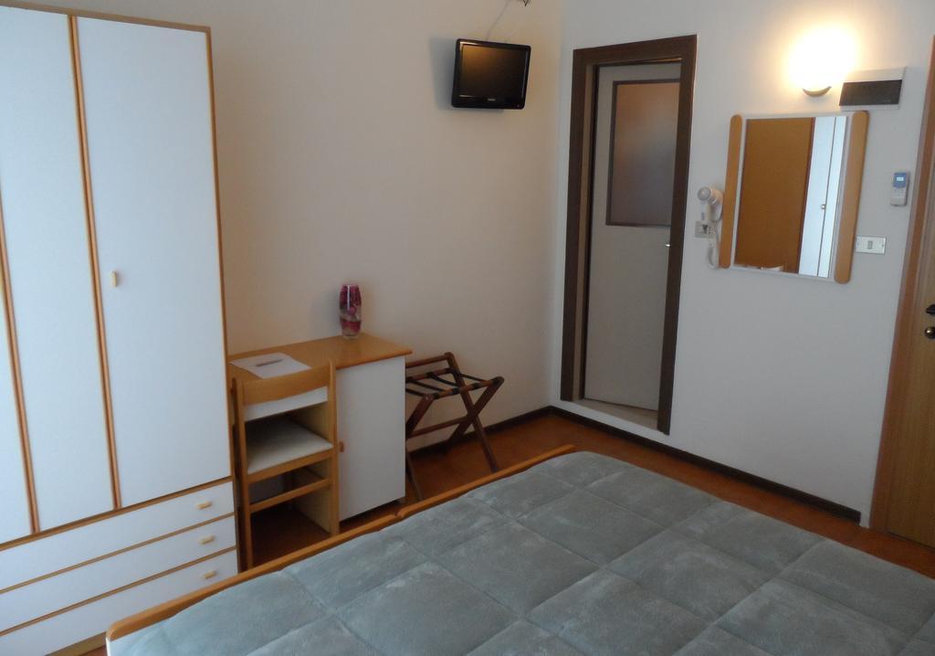La Dolce Vita Rímini Habitación foto